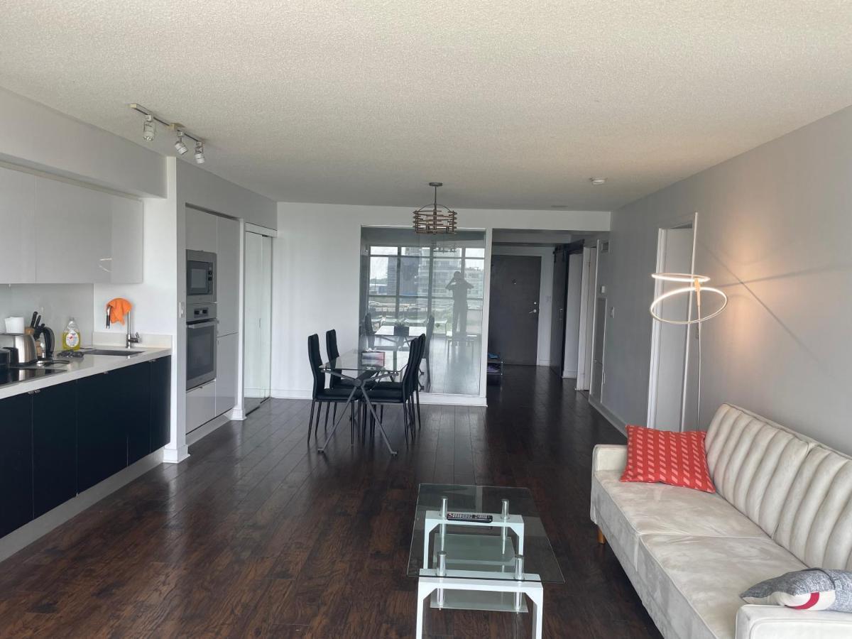Three Br Condo Step To Cn Tower Rogers Center With Free Parking Toronto Eksteriør bilde