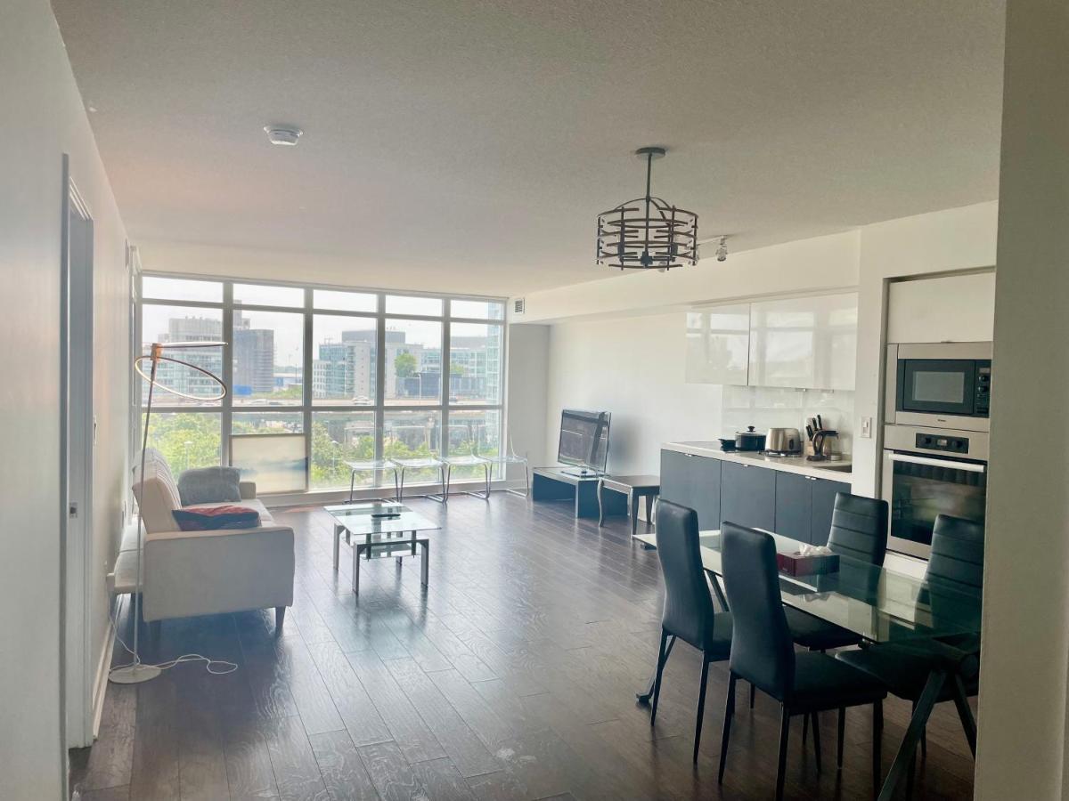 Three Br Condo Step To Cn Tower Rogers Center With Free Parking Toronto Eksteriør bilde