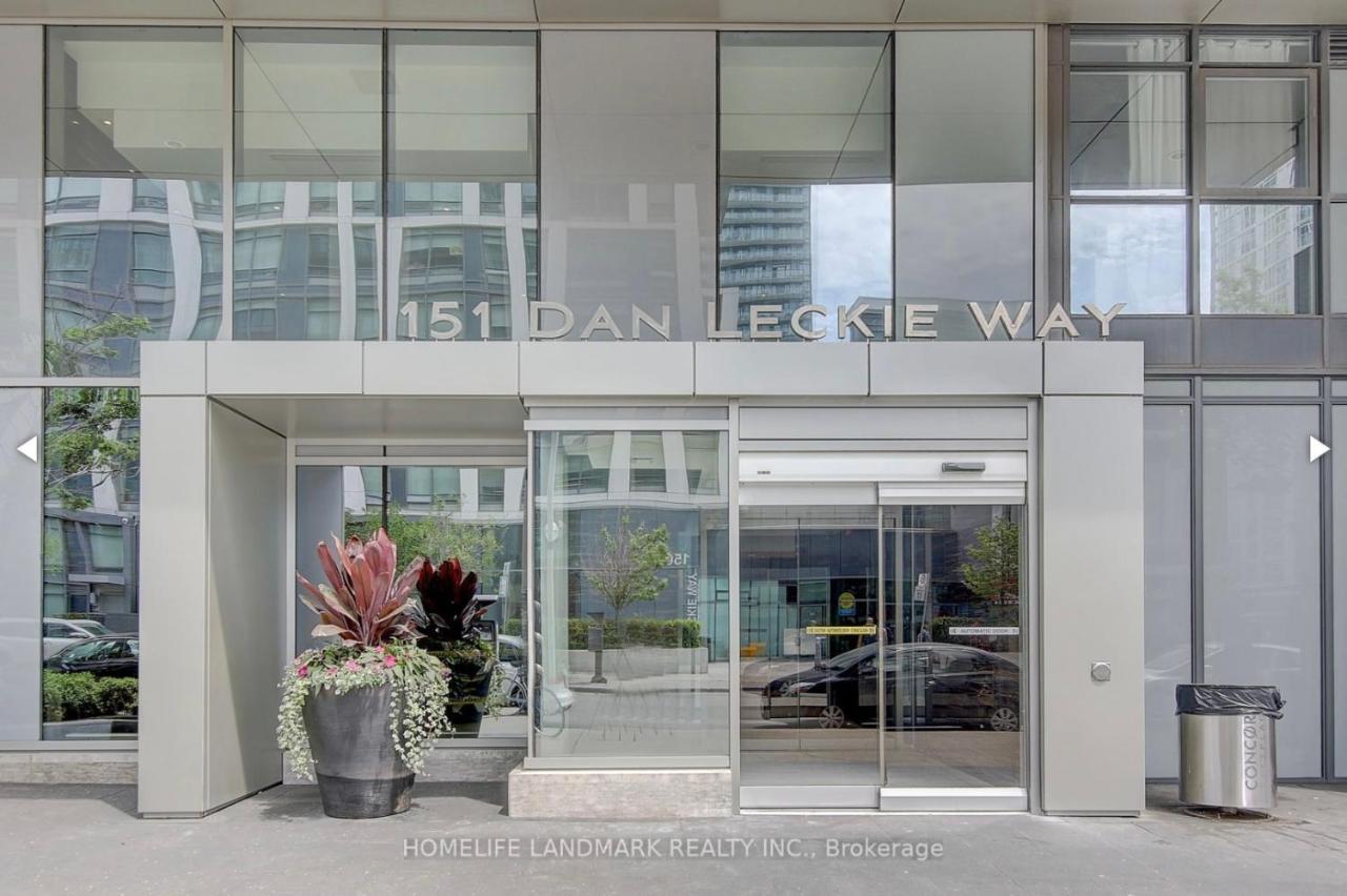 Three Br Condo Step To Cn Tower Rogers Center With Free Parking Toronto Eksteriør bilde