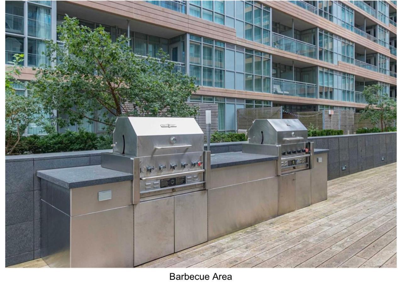 Three Br Condo Step To Cn Tower Rogers Center With Free Parking Toronto Eksteriør bilde